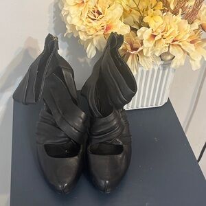 Aldo Black Heeled Shoes with Unique Design